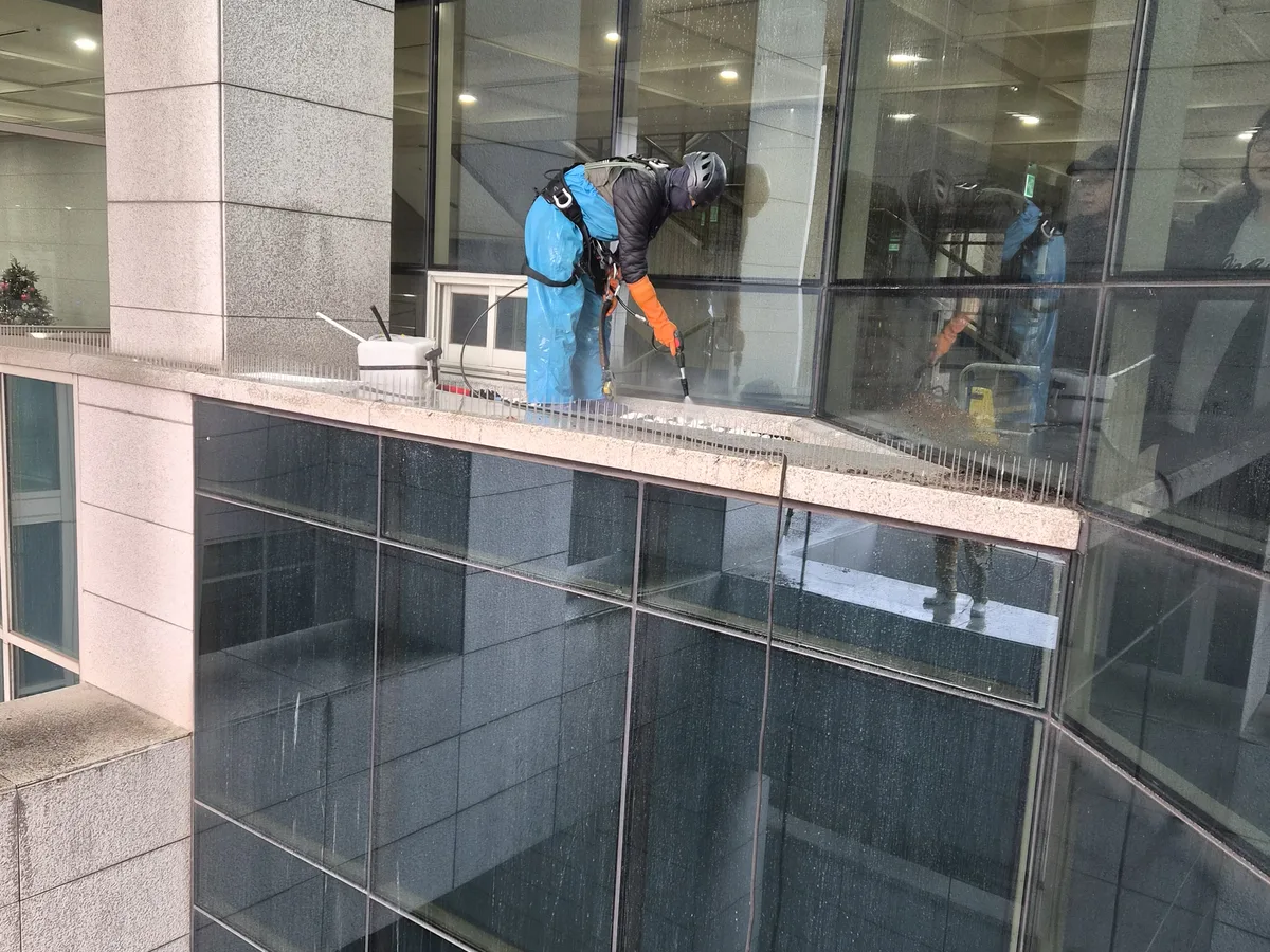 천안시 서북구 두정동 건물 복도·대기 동선 야간 위생청소 사례 - 행진크린
